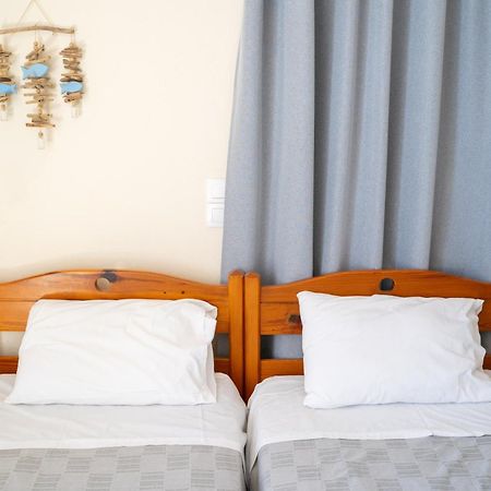 Nefeli Rooms Agia Marina  ภายนอก รูปภาพ