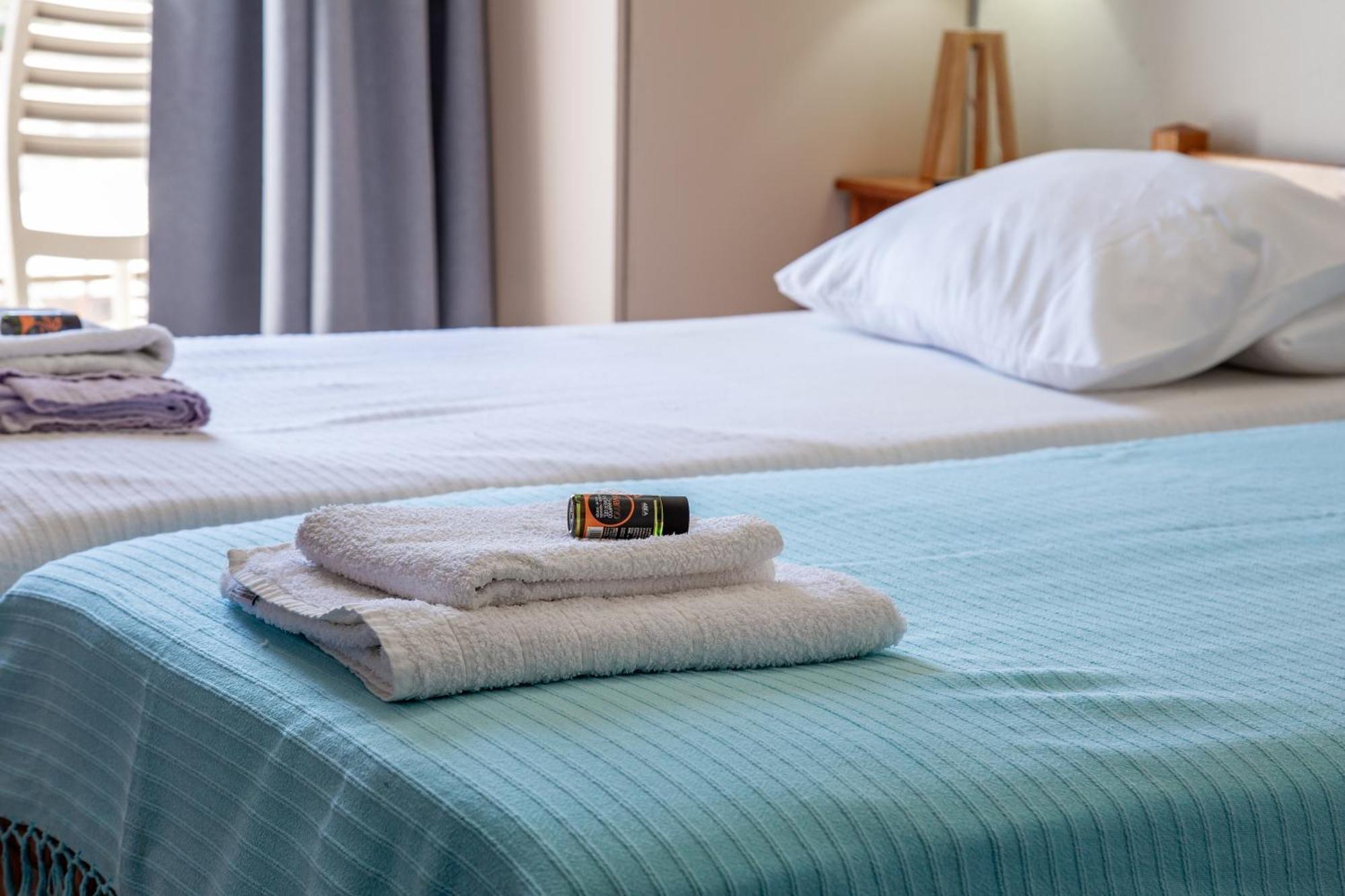 Nefeli Rooms Agia Marina  ภายนอก รูปภาพ