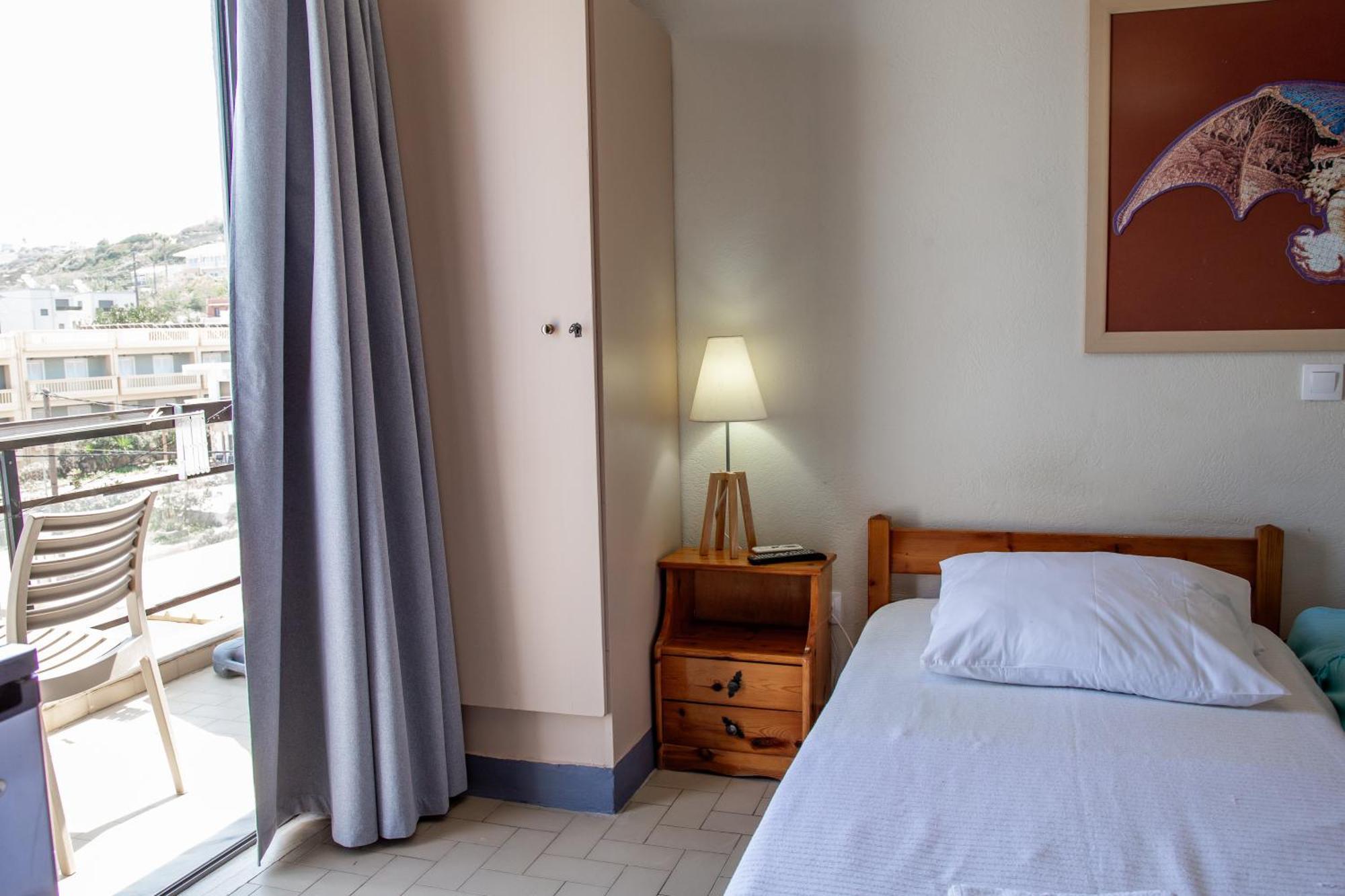 Nefeli Rooms Agia Marina  ภายนอก รูปภาพ