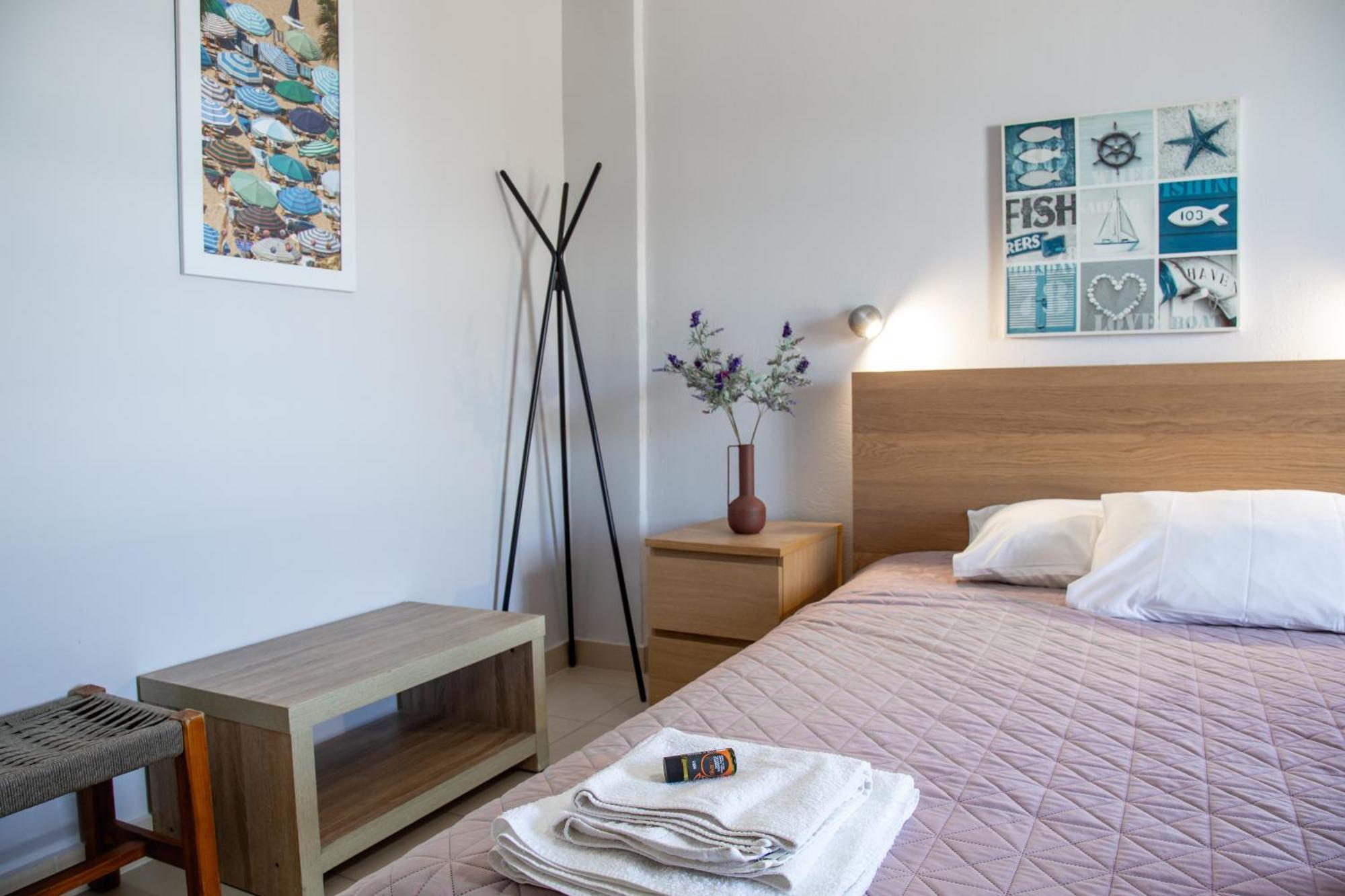 Nefeli Rooms Agia Marina  ภายนอก รูปภาพ