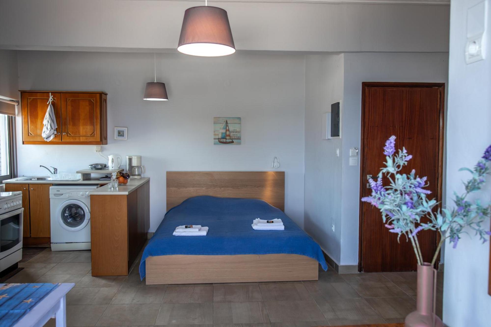 Nefeli Rooms Agia Marina  ภายนอก รูปภาพ