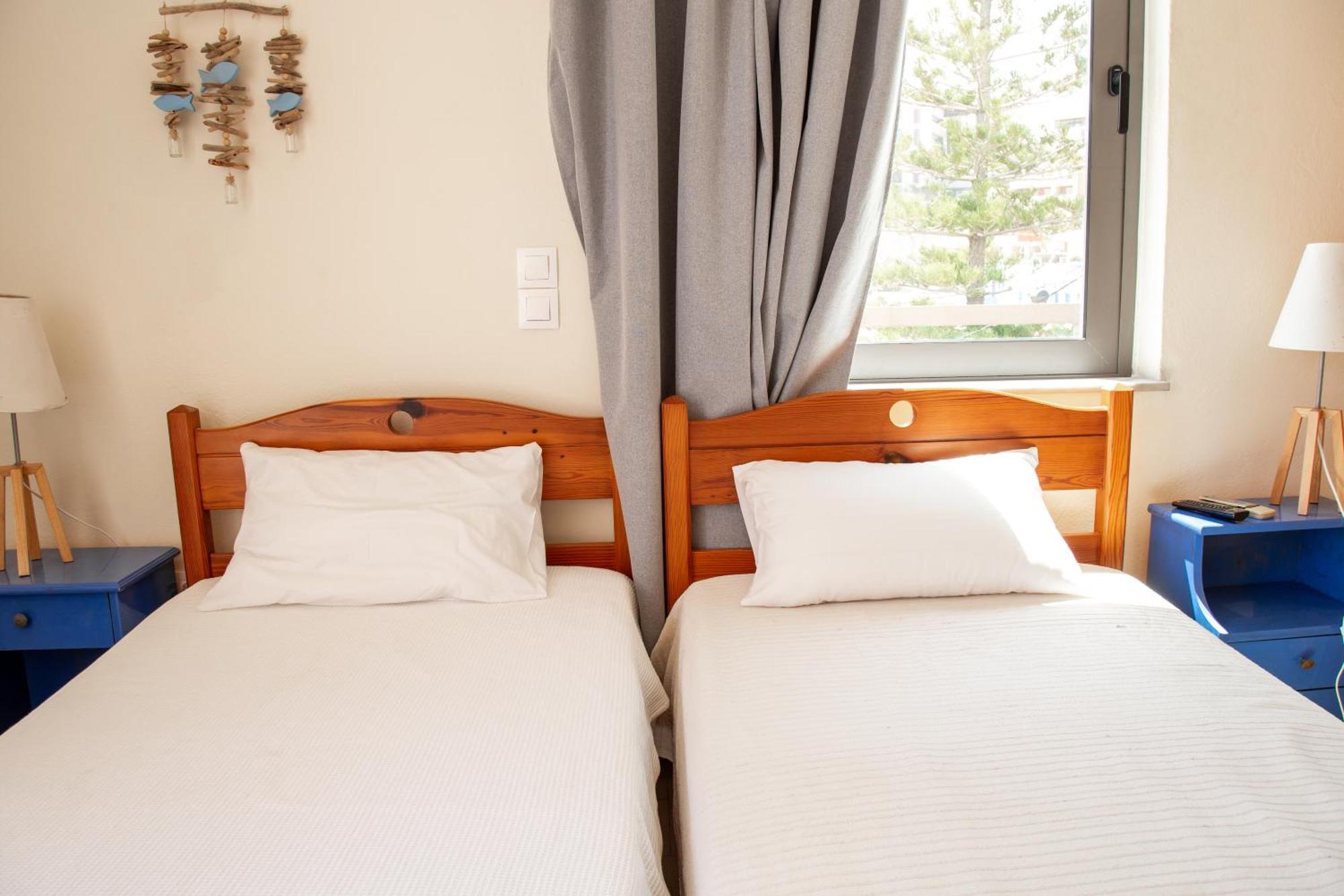 Nefeli Rooms Agia Marina  ภายนอก รูปภาพ