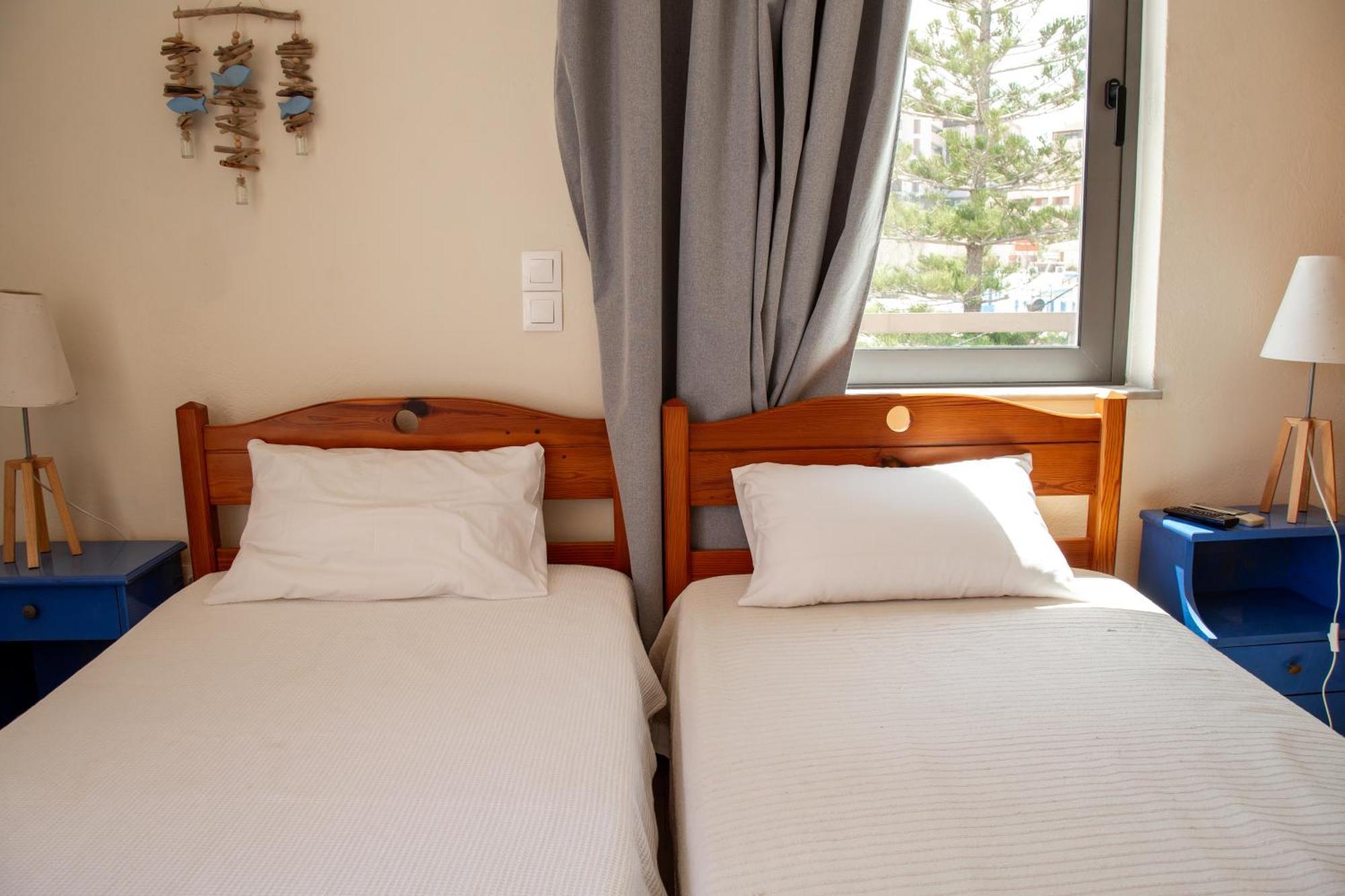 Nefeli Rooms Agia Marina  ภายนอก รูปภาพ