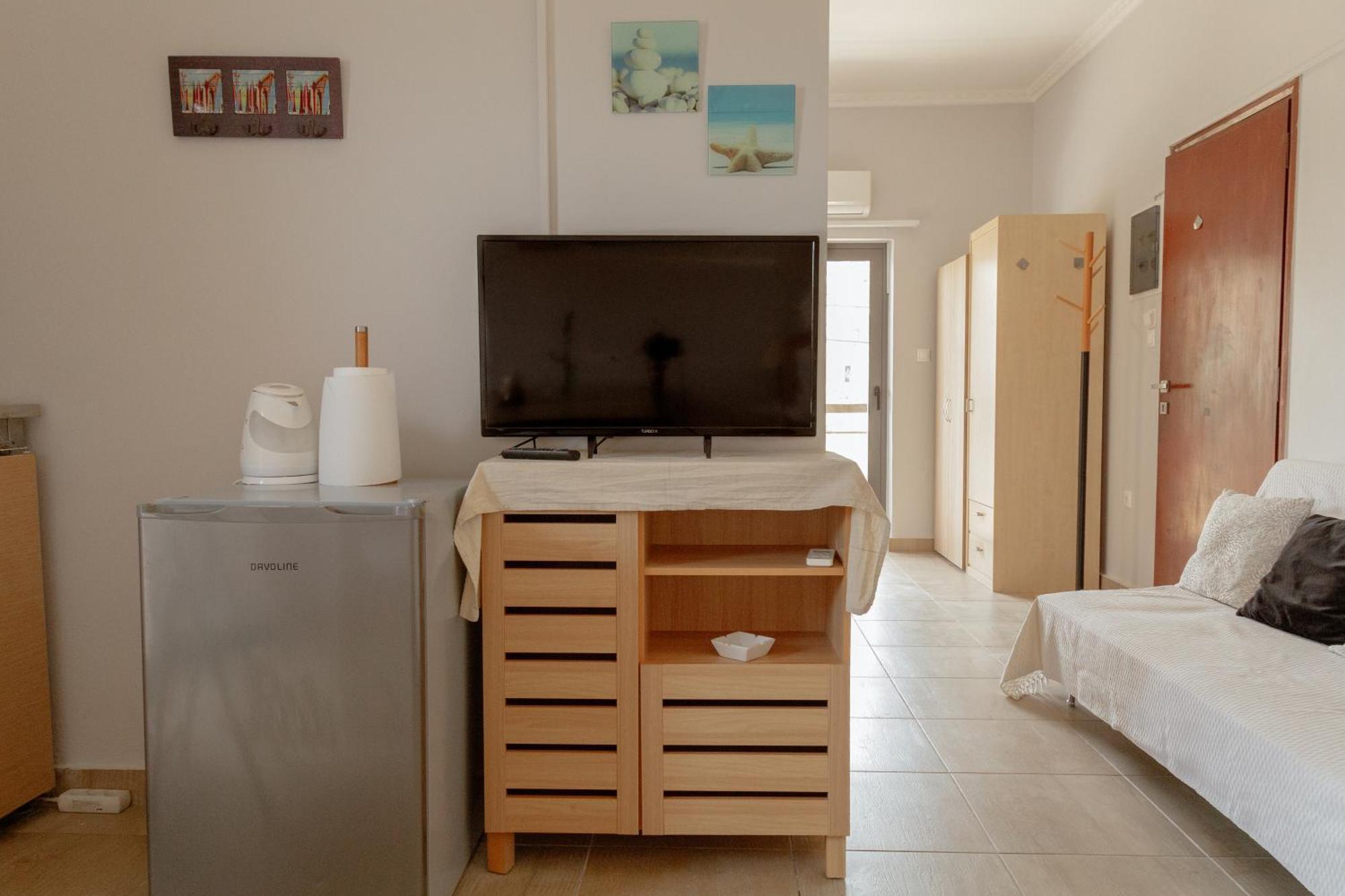 Nefeli Rooms Agia Marina  ภายนอก รูปภาพ