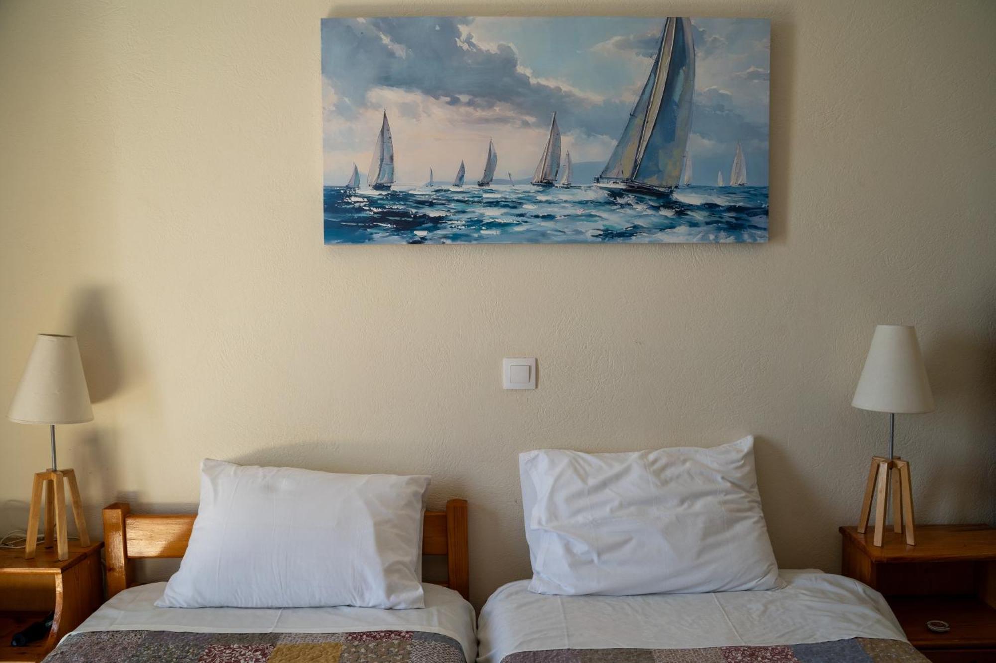 Nefeli Rooms Agia Marina  ภายนอก รูปภาพ