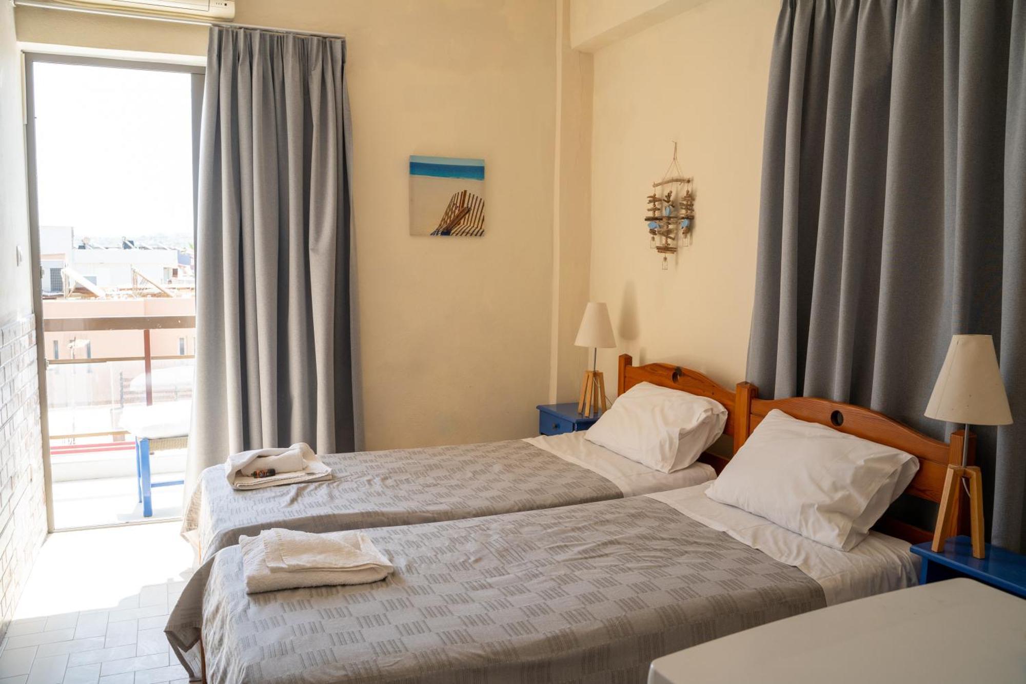 Nefeli Rooms Agia Marina  ภายนอก รูปภาพ