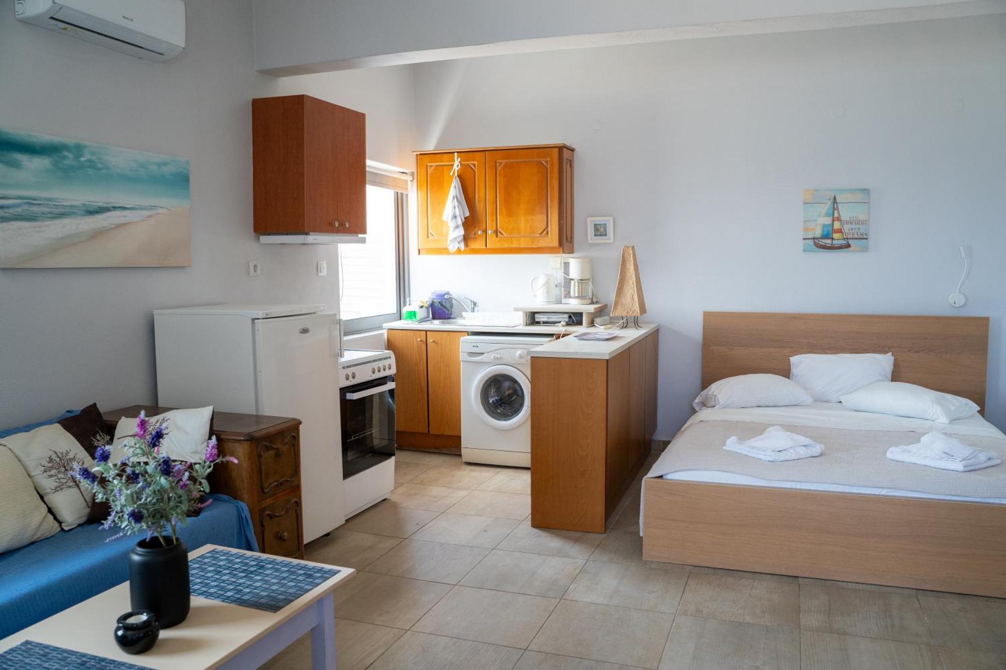 Nefeli Rooms Agia Marina  ภายนอก รูปภาพ