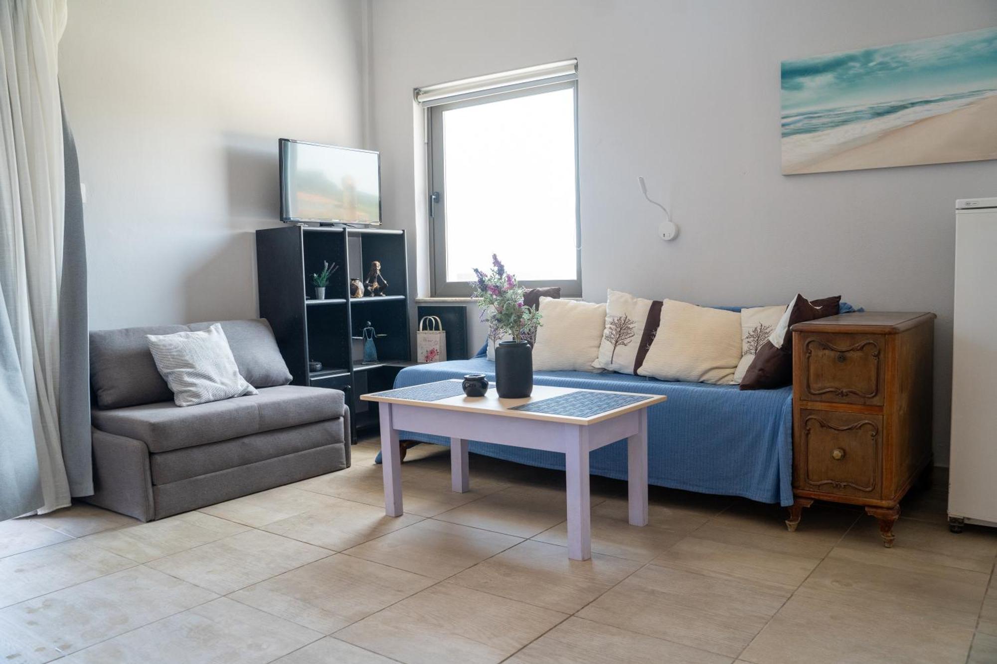 Nefeli Rooms Agia Marina  ภายนอก รูปภาพ