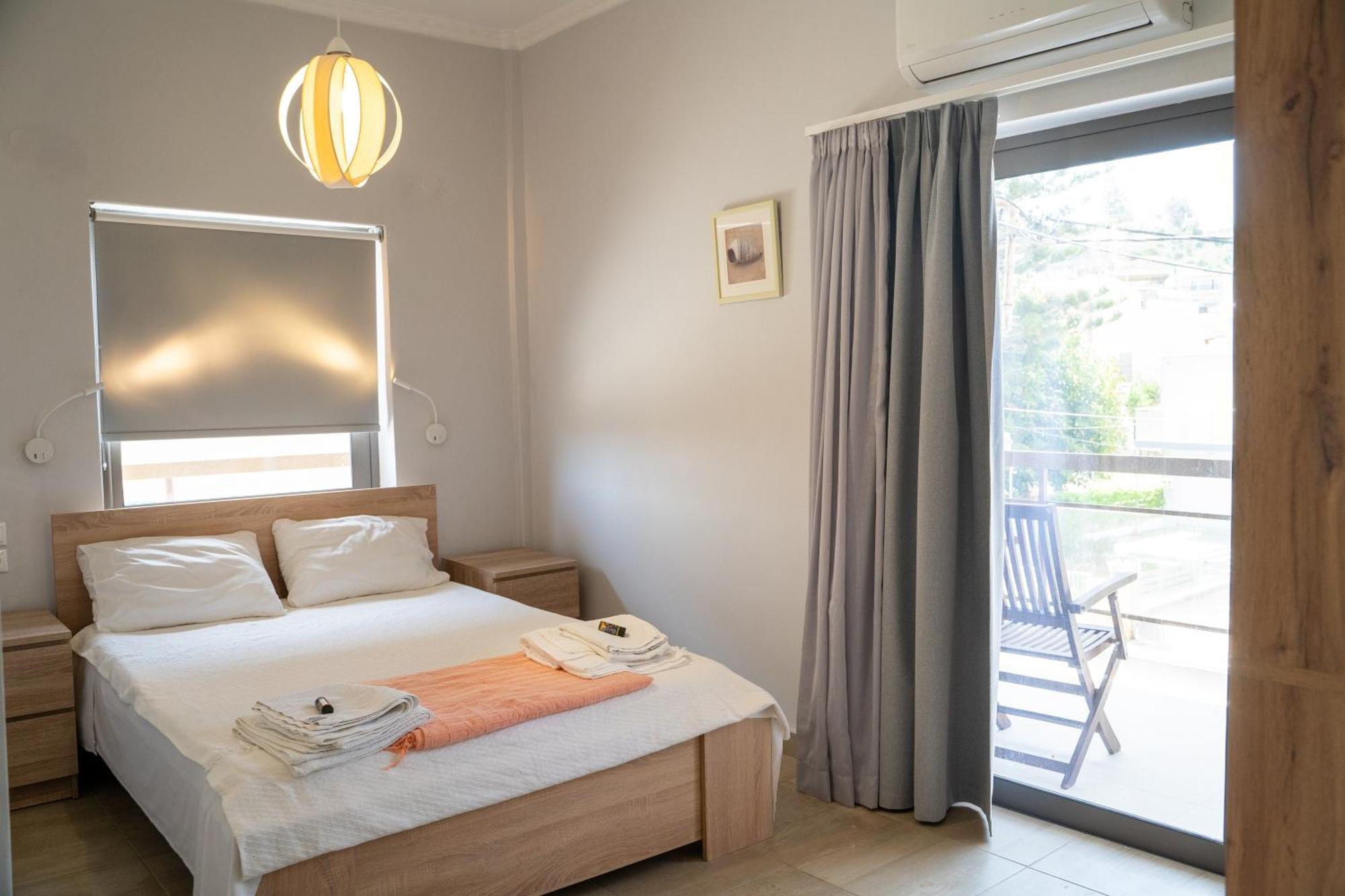 Nefeli Rooms Agia Marina  ภายนอก รูปภาพ